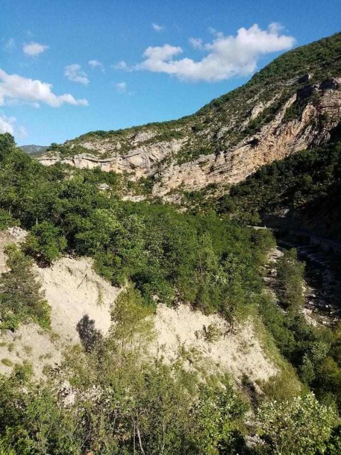 La Canopee Barret-sur-Meouge Luaran gambar